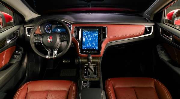 rx5-interior-launchevent-599x399 rx5-interior-launchevent-599x399