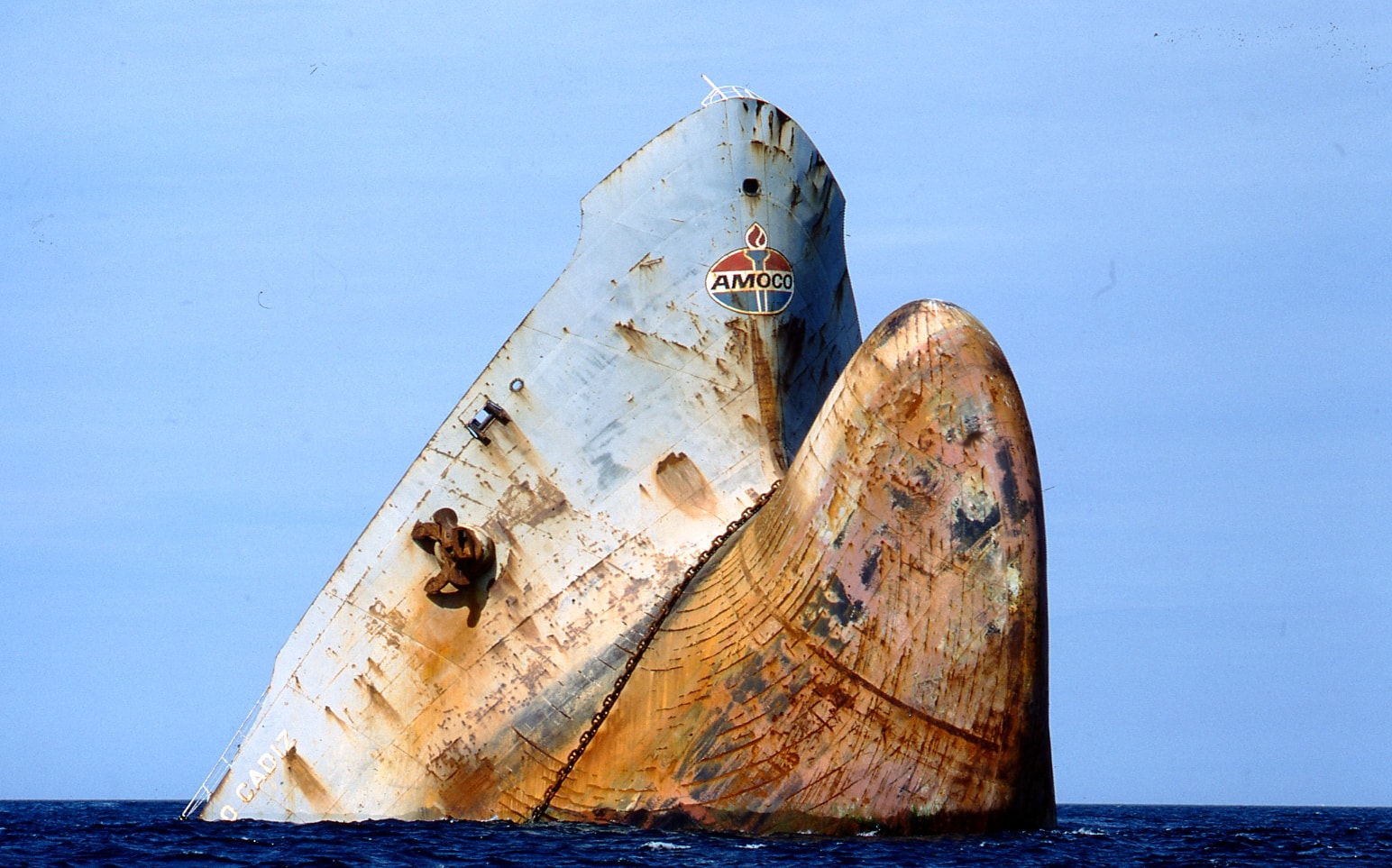 Amoco Cadiz en train de sombrer