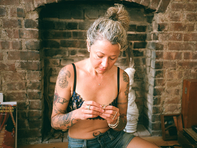 anna-sheffield-lonely-girls anna-sheffield-lonely-girls