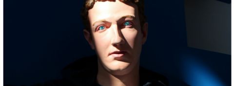 Zuckerberg crucifié par un artiste Zuckerberg crucifié par un artiste