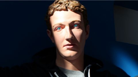 Zuckerberg crucifié par un artiste