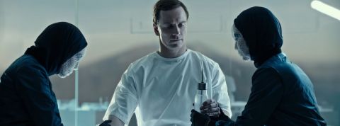 alien-michael-fassbender alien-michael-fassbender