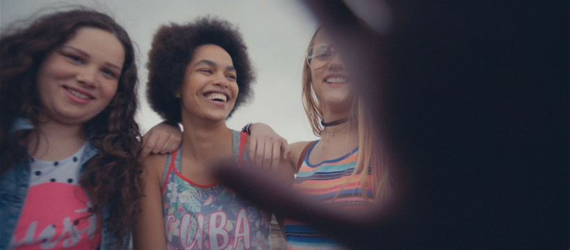 gemo trois femmes souriantes