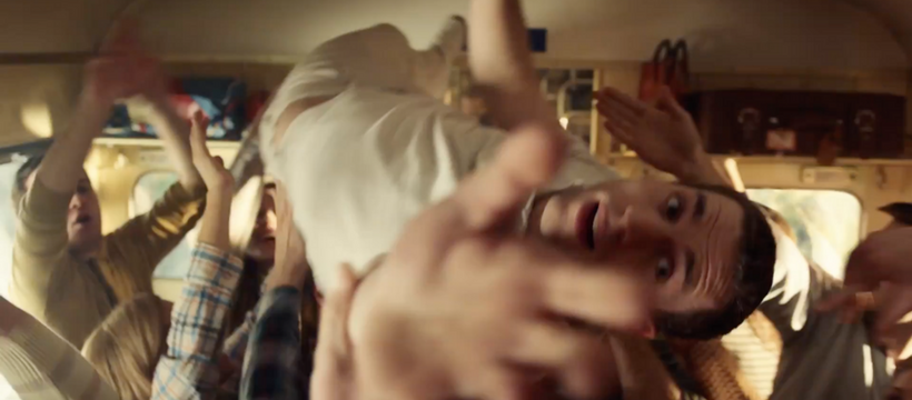 lacoste nouvelle campagne homme soulevé par des personnes