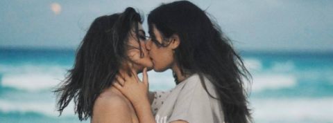 LGBTQ-Instagram Filles qui s'embrassent Instagram