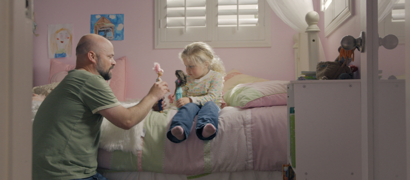 barbie papa moi un père et sa fille jouent à la poupée