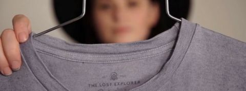 tshirt pollution Un t-shirt change de couleur avec la pollution de l'eau