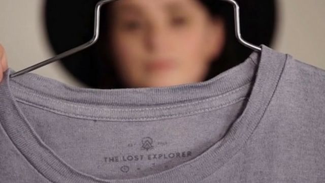 Un t-shirt change de couleur avec la pollution de l'eau