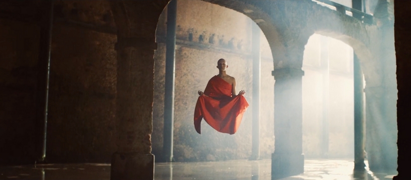 5 news crea tinder adidas valongo Moine bouddhiste dans le spot pour Valongo International Image Festival