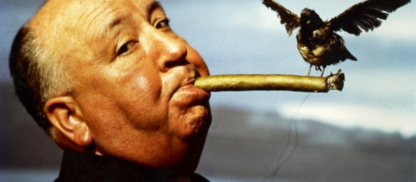 alfred hitchcock Alfred Hitchcock en train de fumer avec un oiseau