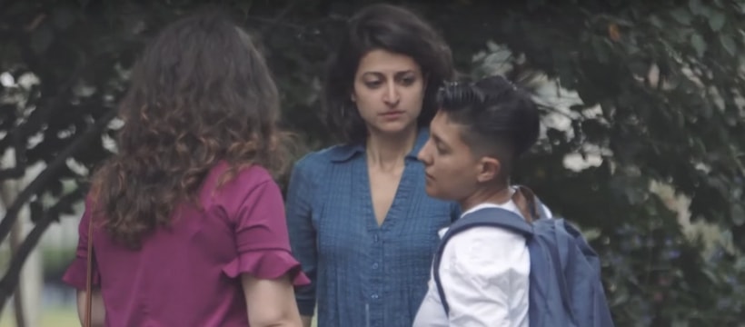 Bullying campagne trois femmes discutant