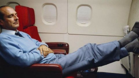Jacques Chirac se repose dans lavion
