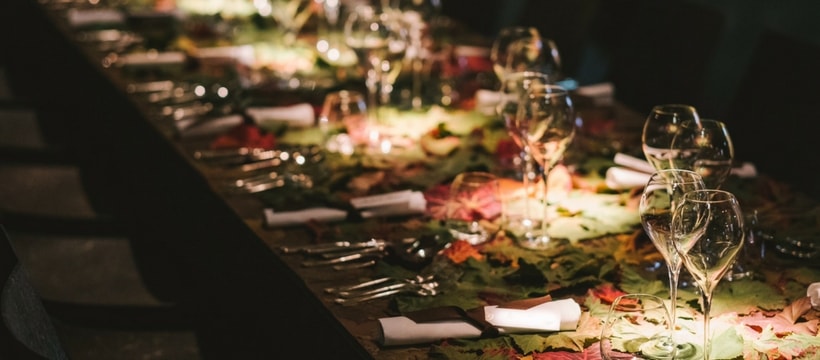 Repas Louis Roederer Couverts et plats du repas de cristal Louis Roederer