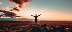 homme coucher de soleil