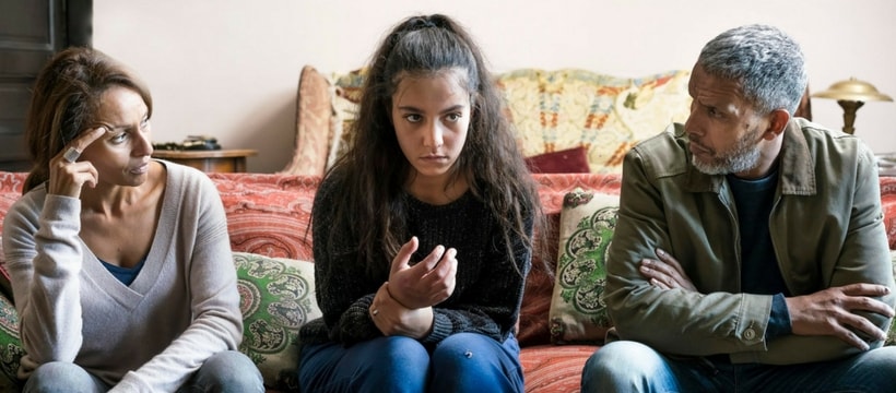 ne mabandonne pas adolescente et sa famille sur un canape