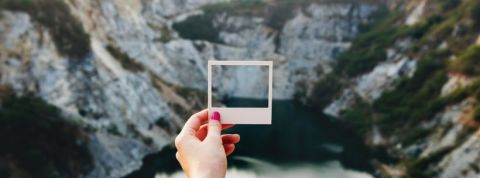 main de femme panorama et cadre photo