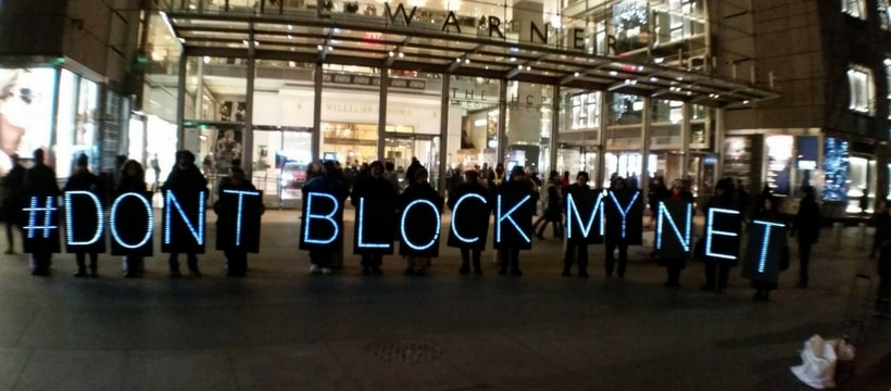 neutralite Des manifestants pour un internet libre