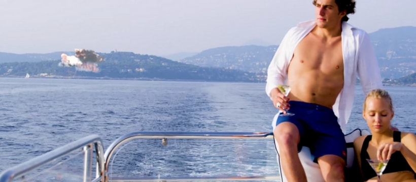 pub Quiksilver homme et femme sur un yacht
