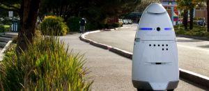 un robot dans la ville