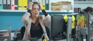 Laurence Arné parodie dans Filles d’aujourd’hui