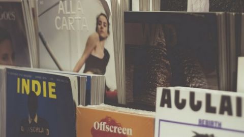 magazines sur un etal