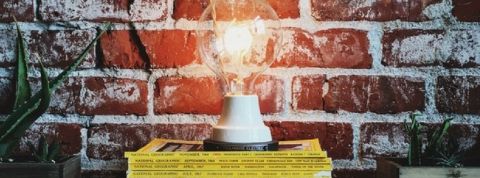 Marketing ampoule geante allumee