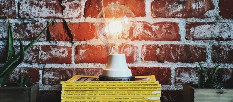 Marketing ampoule geante allumee