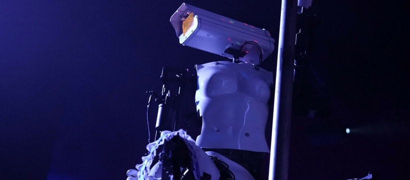 Robot Strip tease robot du CES qui danse dans un strip club