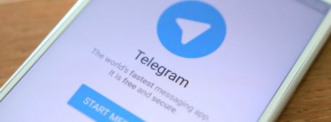 telegram levee de fond min Ecran de téléphone portable avec l'application Telegram
