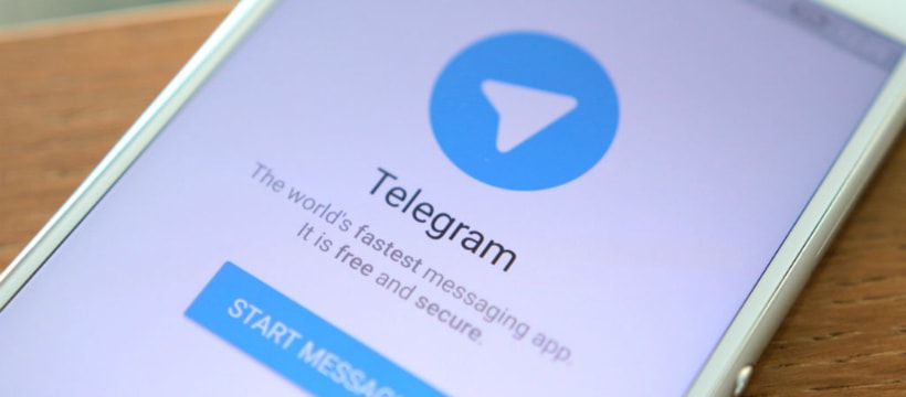 telegram levee de fond min Ecran de téléphone portable avec l'application Telegram