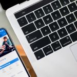 écran de portable Facebook