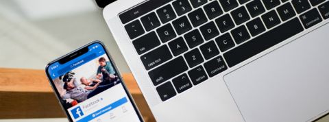 écran de portable Facebook