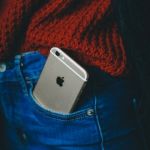 Un iPhone dans une poche