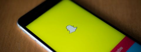 Snapchatisation de l info par la BBC et le Guardian Ecran téléphone portable Snapchat