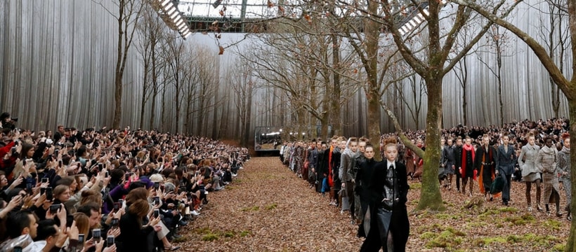 chanel Chanel abat des arbres pour un défilé