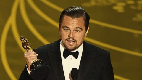 dicaprio recevant un oscar