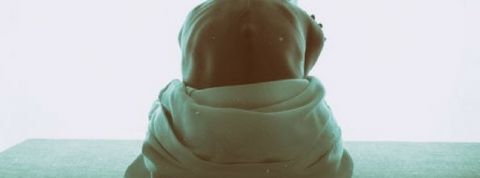 maladiegenome une femme de dos