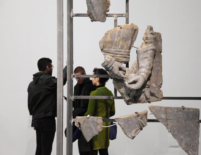 œuvre de neil beloufa au palais de tokyo