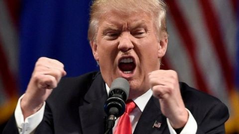 Trump Donald Trump en train de serrer les poings