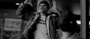 clip en noir et blanc