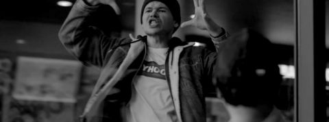 unsilenced clip en noir et blanc