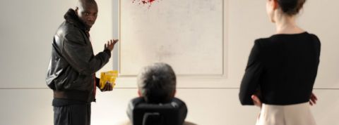 Intouchables Un extrait du film Intouchables, où Omar Sy présente son oeuvre d'art