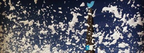 Jun L'obélisque Twitter de la ville de Jun, lors d'une fête