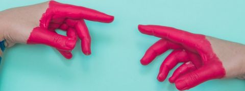 mains-peinture mains peintes en rose