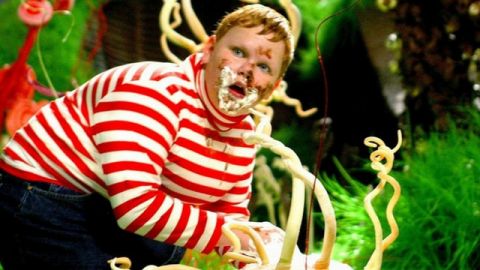 augustusgloop Augustus Gloop, dans Charlie et la Chocolaterie, en train de manger de la crème