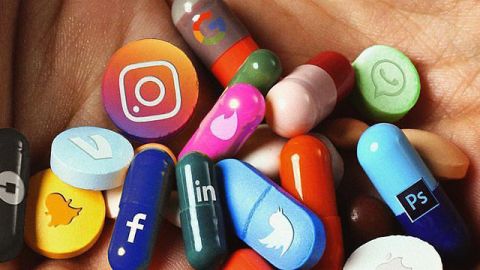 pilules en forme de réseaux sociaux