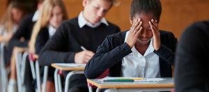 étudiants pendant un examen