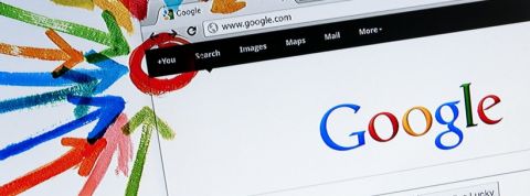 Google Le moteur de recherche de Google, avec des flèches