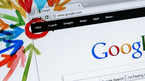 Google Le moteur de recherche de Google, avec des flèches