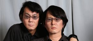 Hiroshi Ishiguro avec son robot